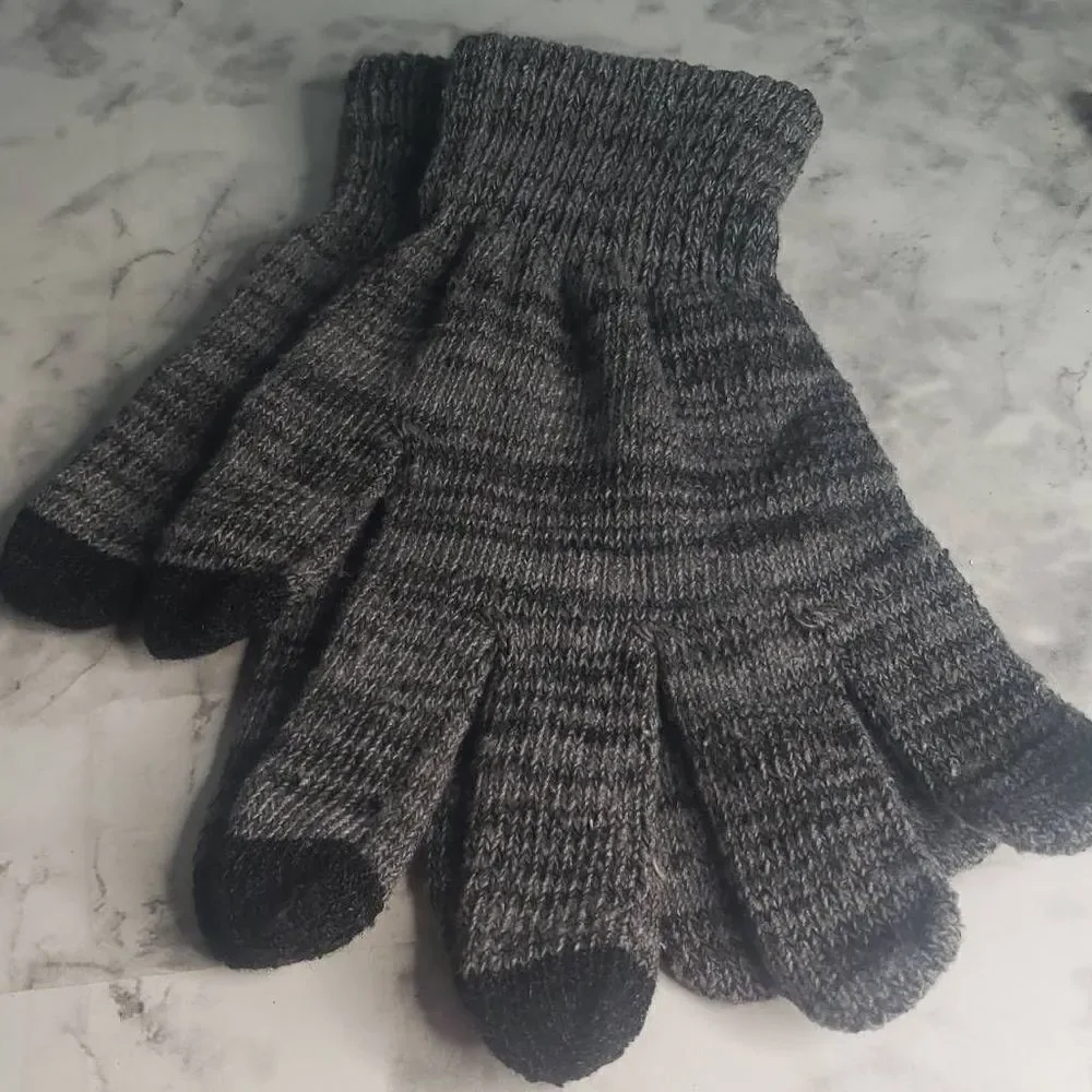 5 Gloves/Mittens Bundle